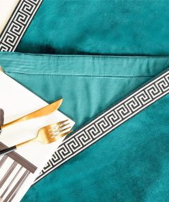 chemin-de-table-turquoise-vue-de-dessous