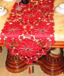 chemin_de_table_rouge_sur_table_en_marbre